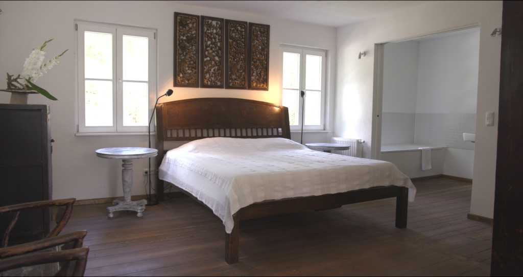 15 - Hunt Lodge 1st Bed_1024